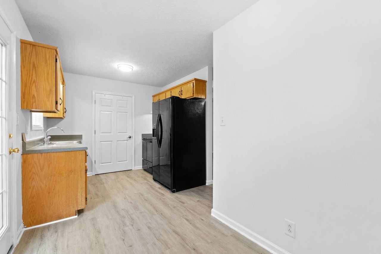 941 Crabapple Ln - Photo 7 of 23