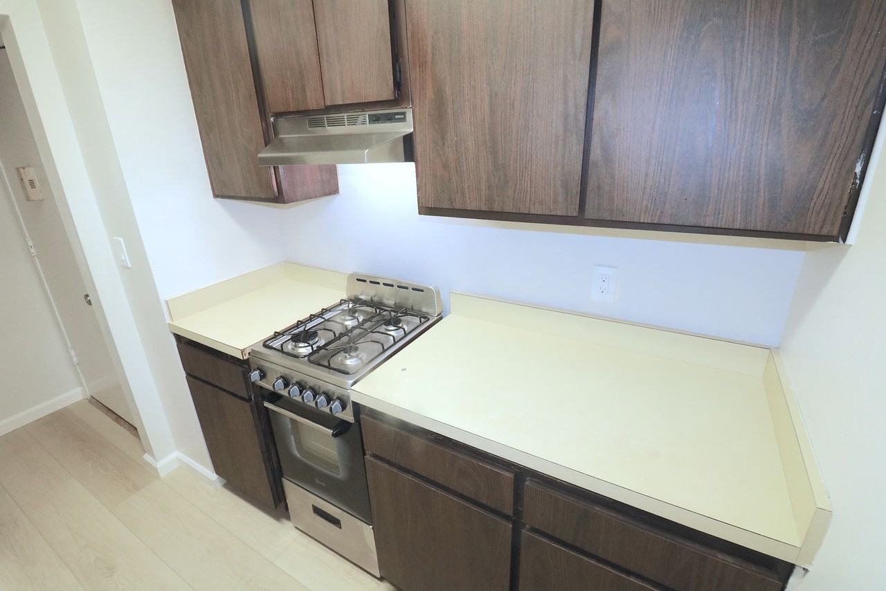 1621 Hotel Cir S #E329 - Photo 6 of 27