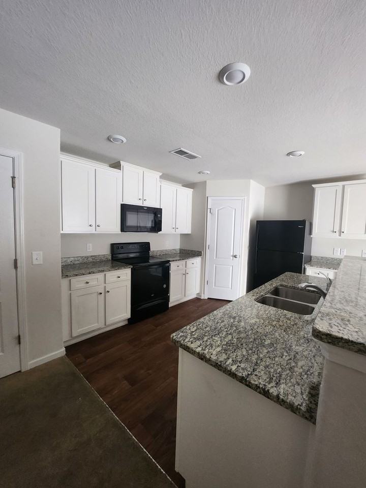 3425 Ellingford Rd #1 - Photo 5 of 11