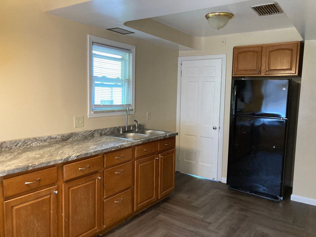4206 Hinsdale Rd - Photo 3 of 36