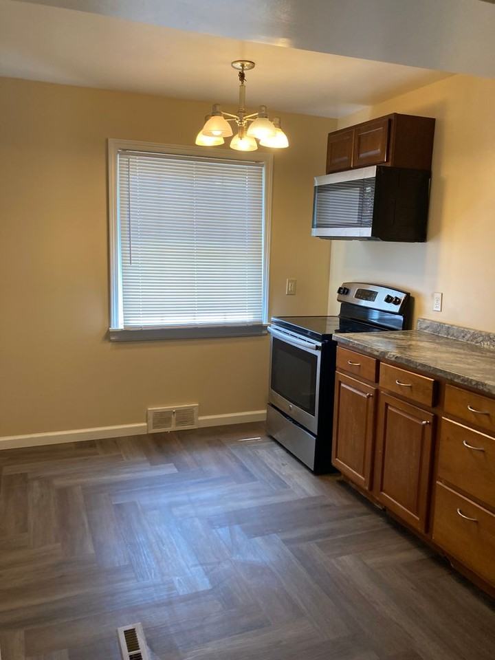 4206 Hinsdale Rd - Photo 7 of 36