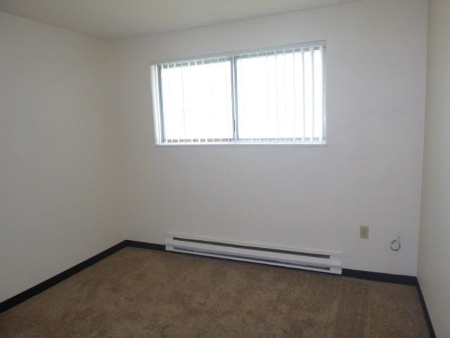 1026 Lindstrom St - Photo 7 of 15