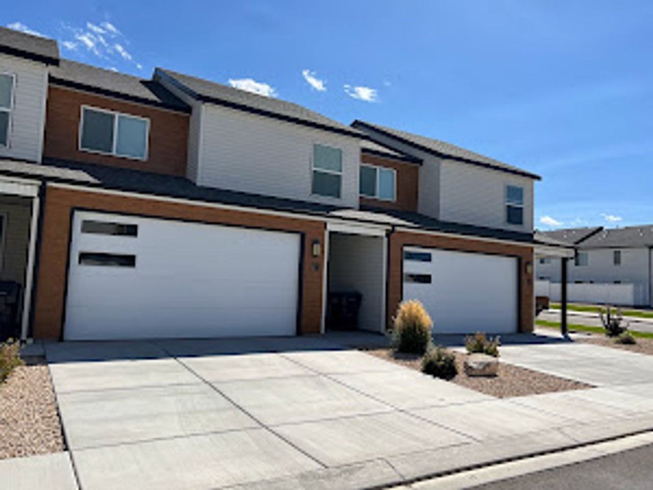 2086 N 325 W #18