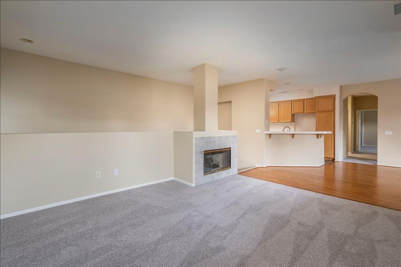 24207 Larkspur Ct - Photo 5 of 26