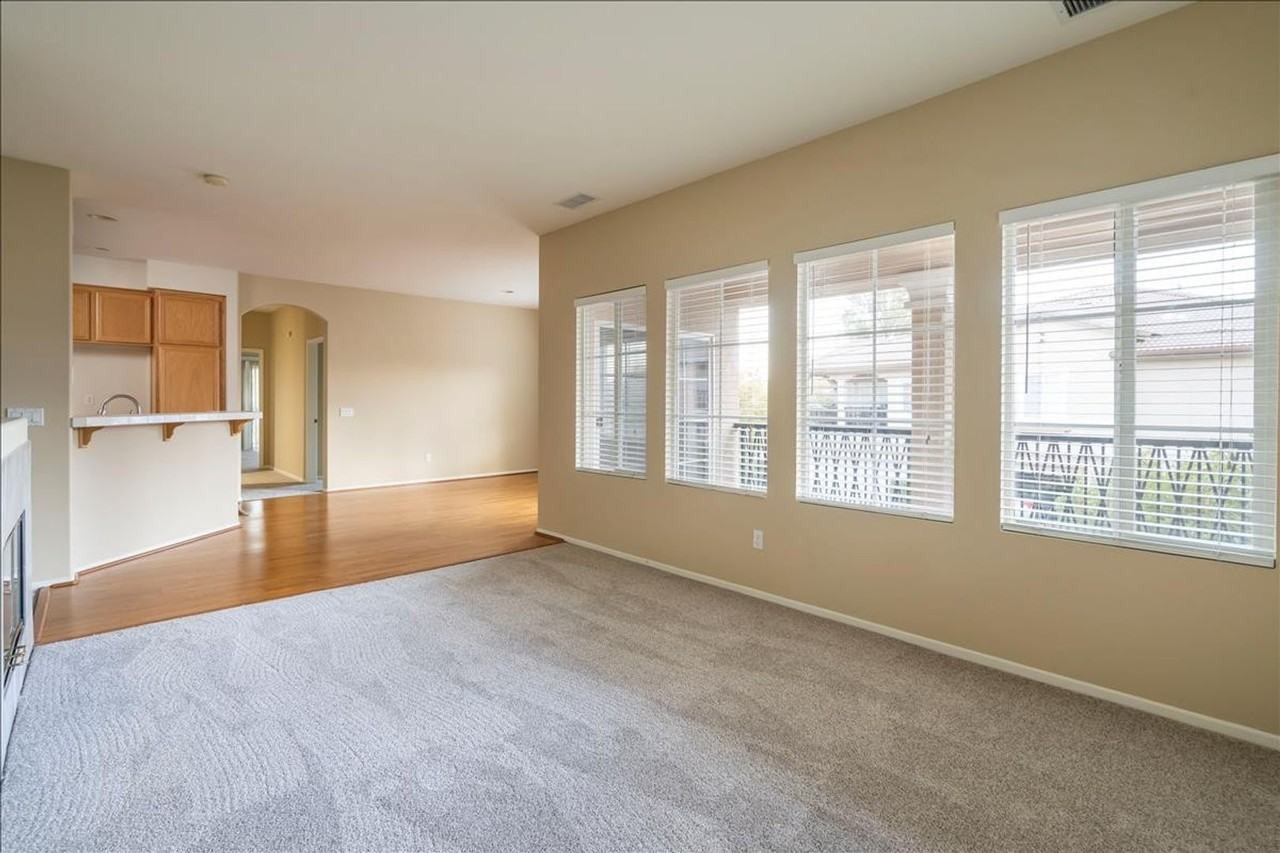 24207 Larkspur Ct - Photo 6 of 26