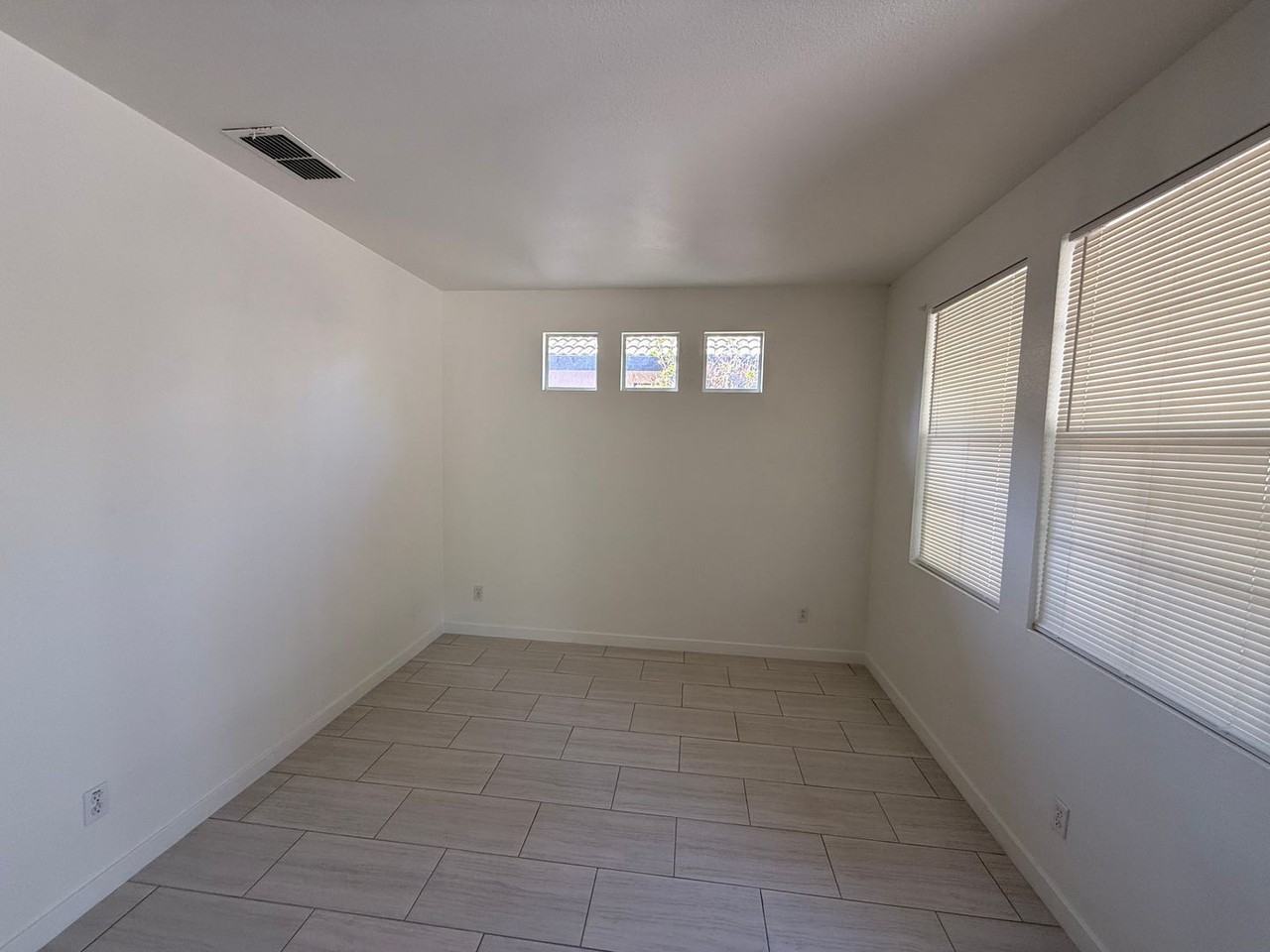 2215 Hearst St - Photo 2 of 11