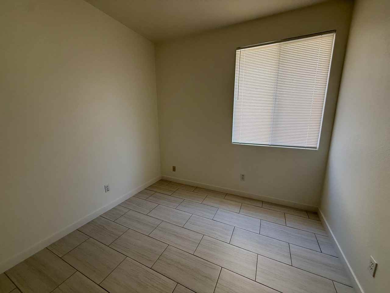 2215 Hearst St - Photo 5 of 11