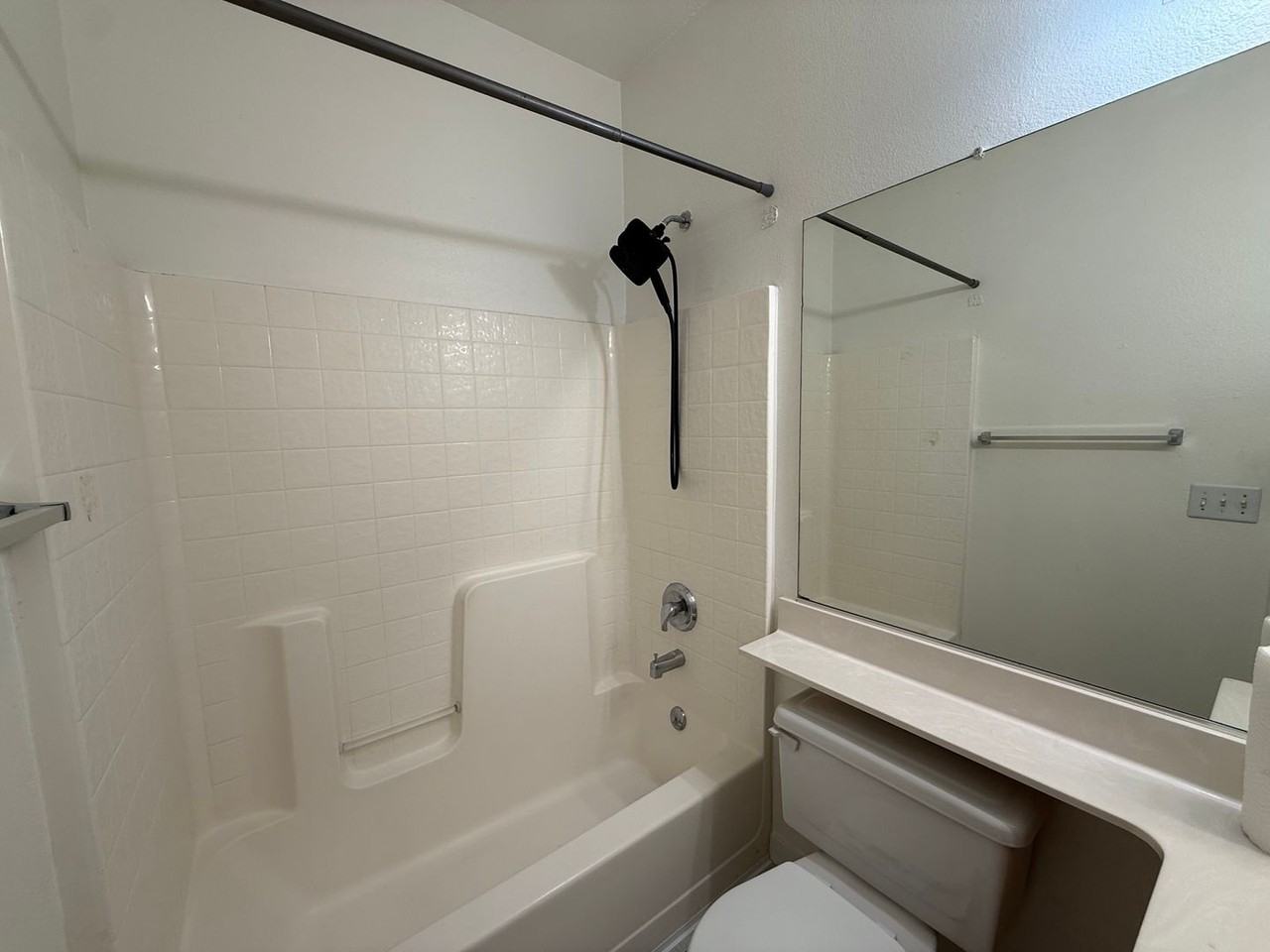2215 Hearst St - Photo 6 of 11