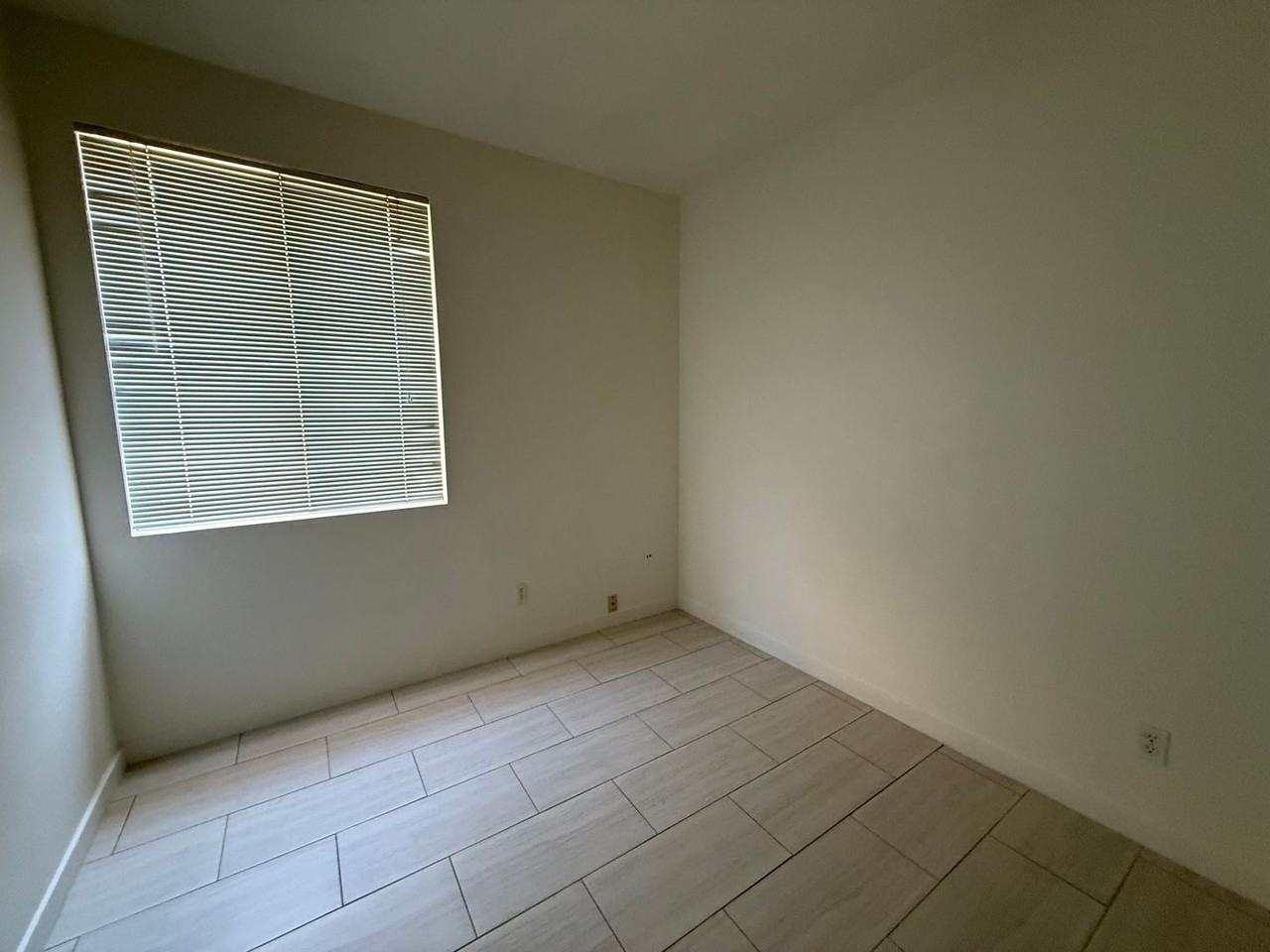 2215 Hearst St - Photo 7 of 11