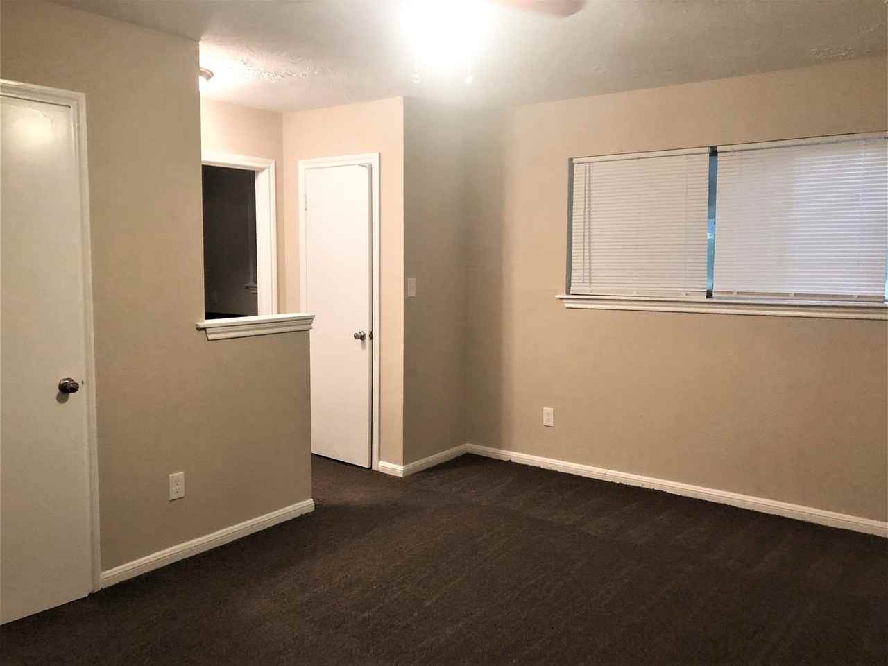 25323 Lynbriar Ln - Photo 3 of 12