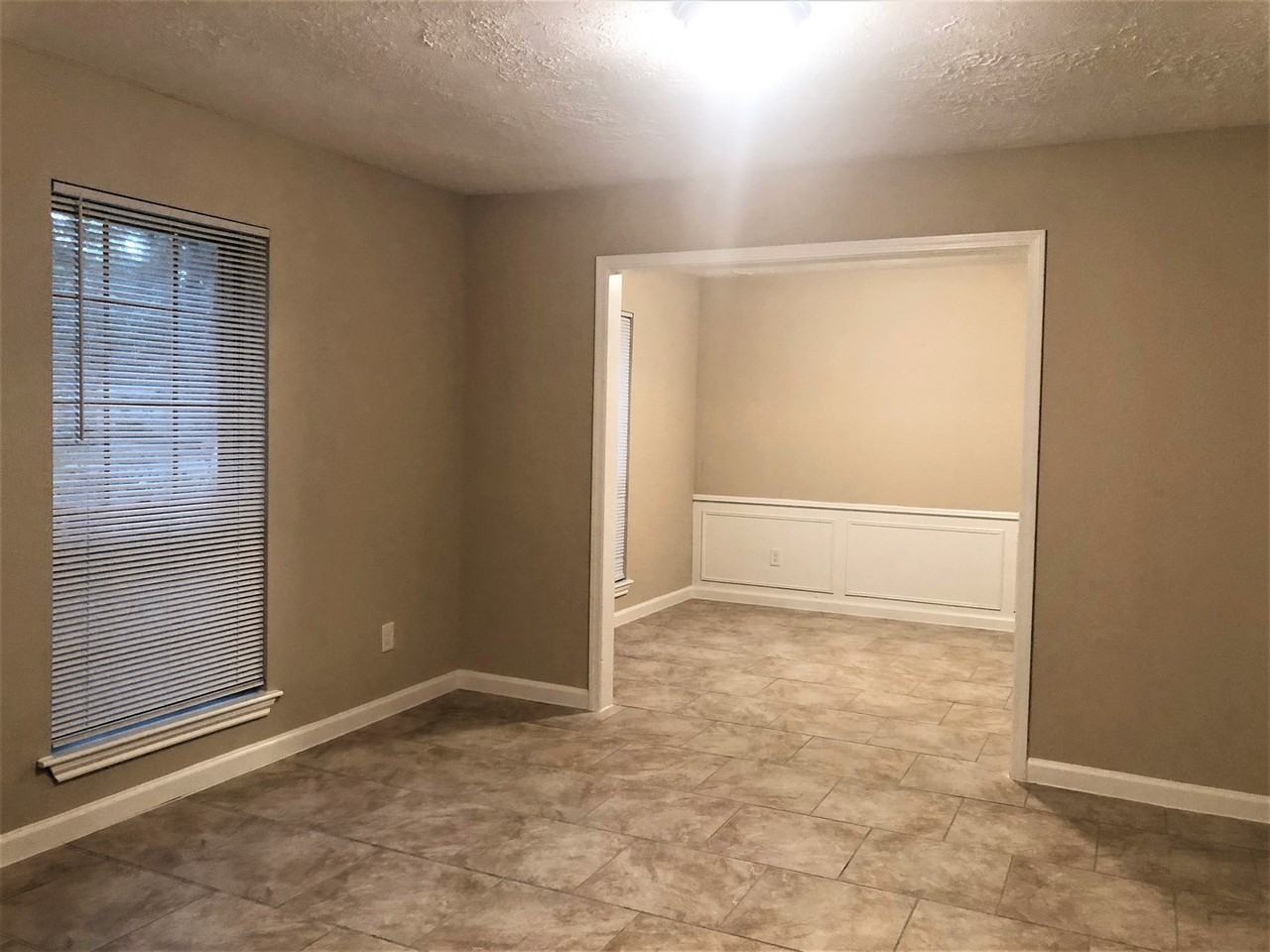 25323 Lynbriar Ln - Photo 4 of 12
