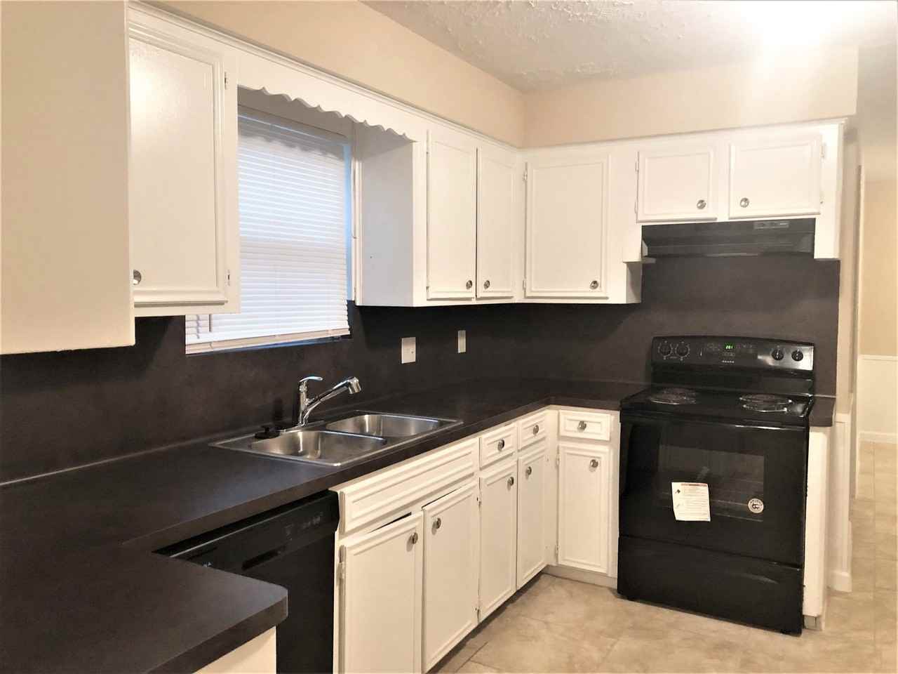 25323 Lynbriar Ln - Photo 7 of 12