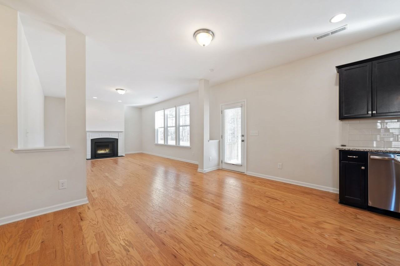 1404 San Antonio Blvd - Photo 3 of 20