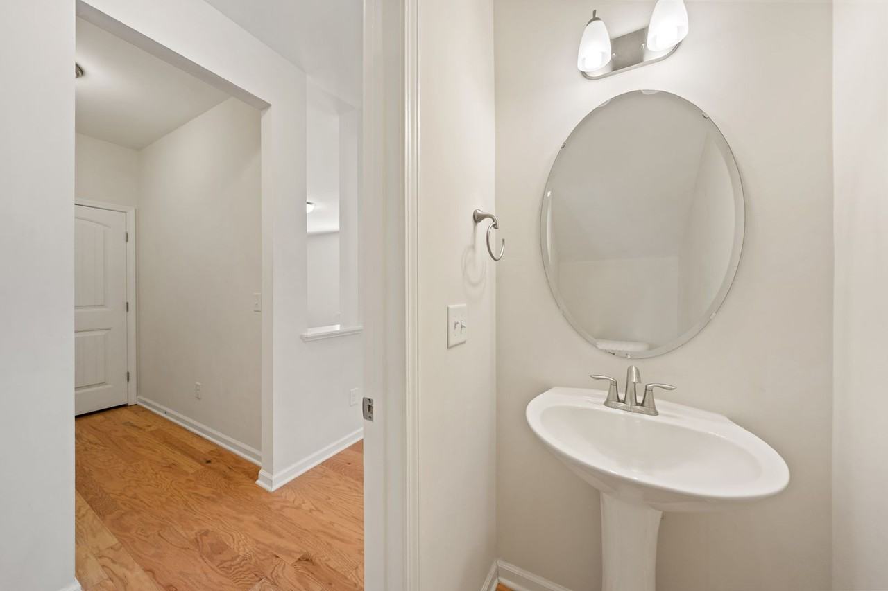 1404 San Antonio Blvd - Photo 7 of 20