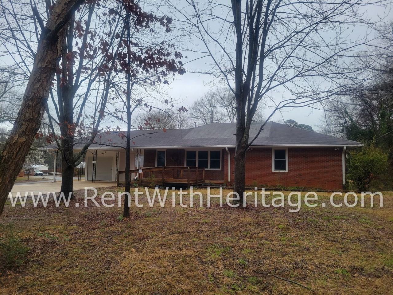 5575 Burrus Rd - Photo 7 of 44