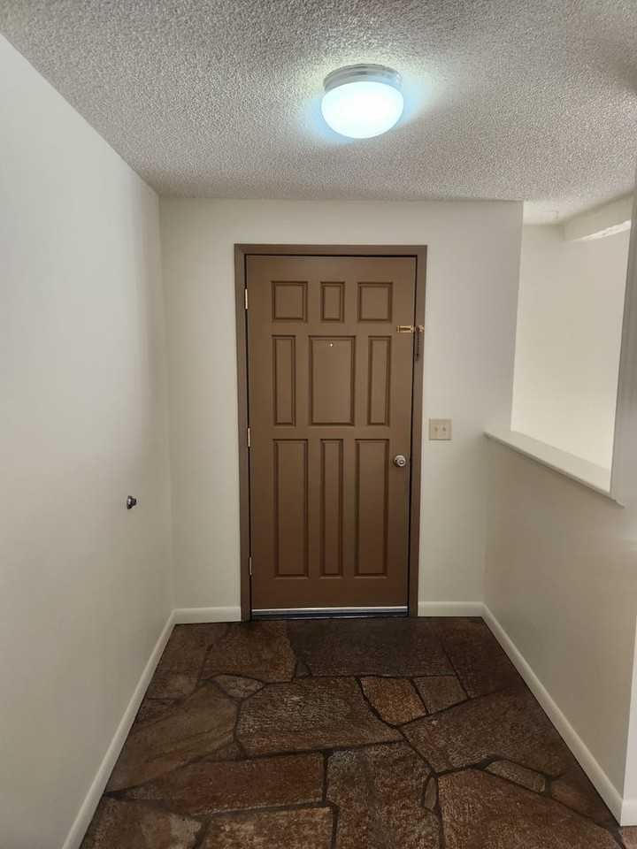 7316 S Hilltop Way - Photo 2 of 31