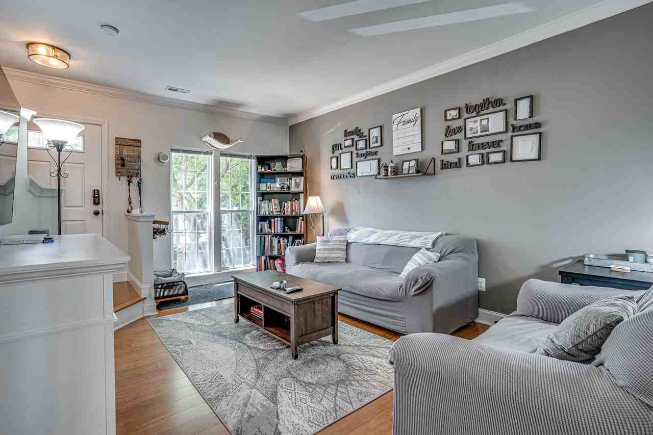 8336 Hunter Murphy Cir - Photo 6 of 35