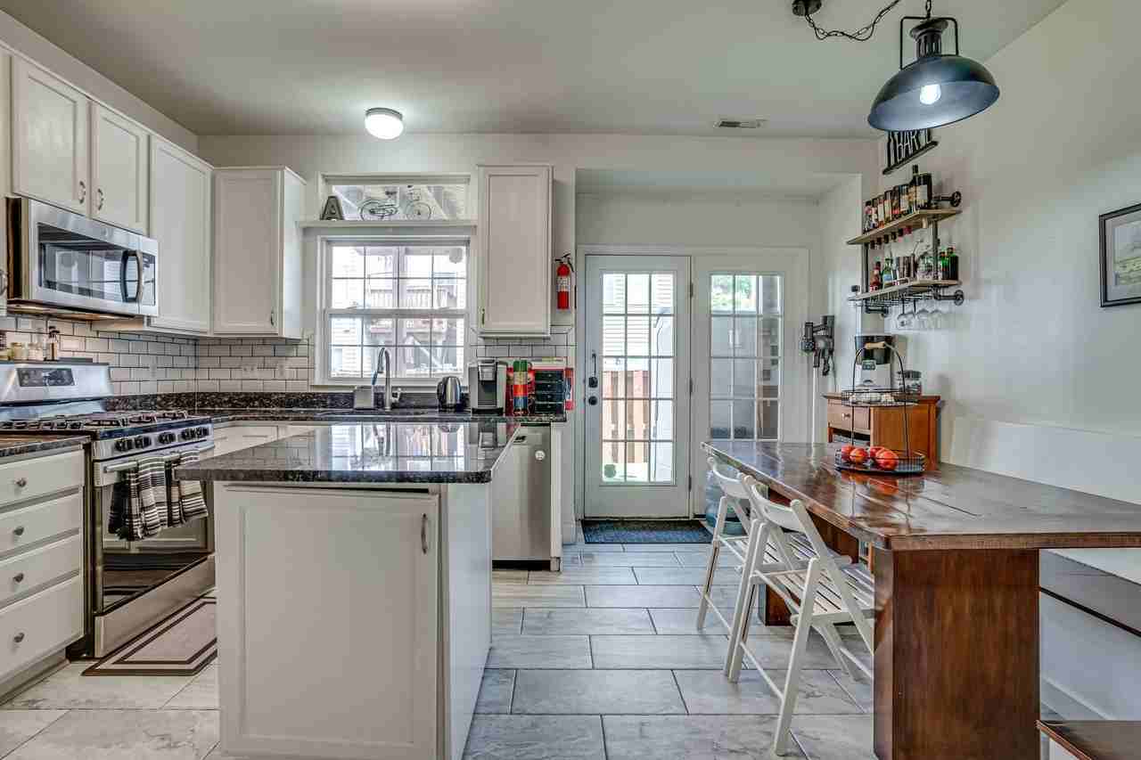 8336 Hunter Murphy Cir - Photo 7 of 35