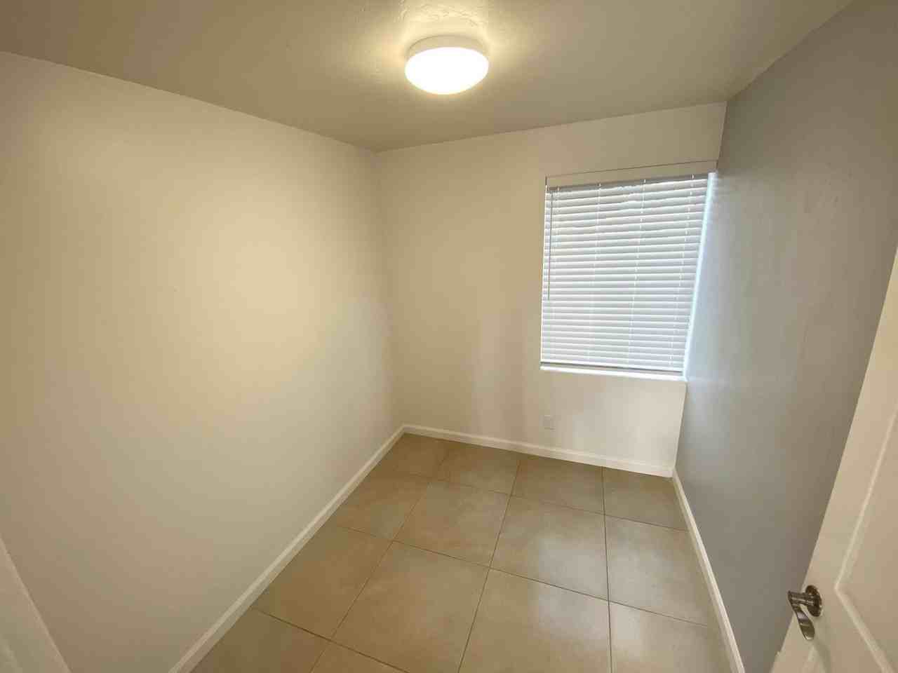 601 E Valley Pkwy - Photo 2 of 7