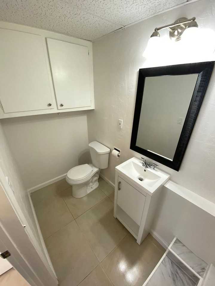 601 E Valley Pkwy - Photo 3 of 7