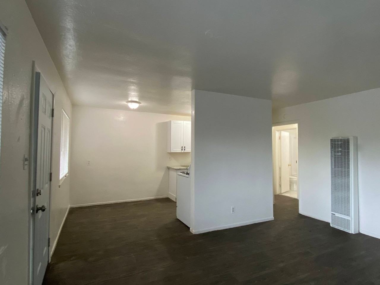 837 N Pilgrim St - Photo 4 of 12