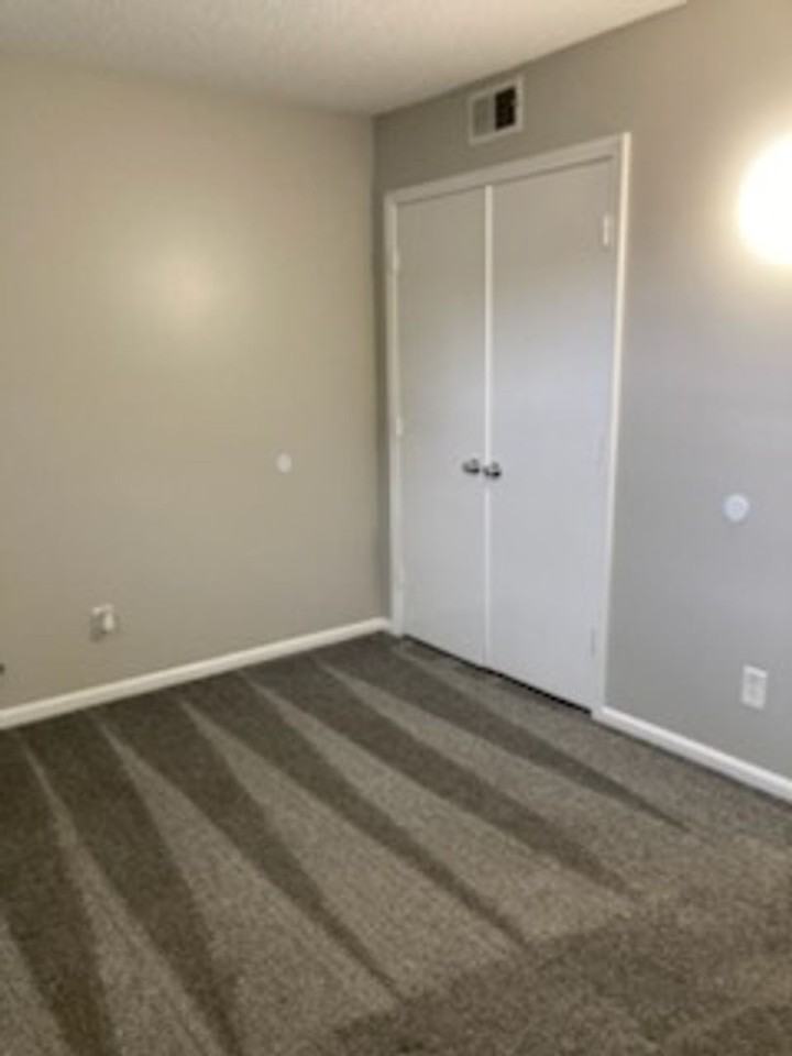 2220 Sw 29th Ter #14 - Photo 7 of 11