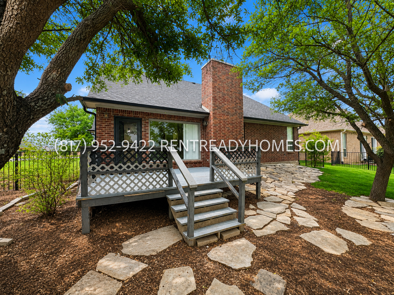4901 Lakeside Dr - Photo 2 of 19