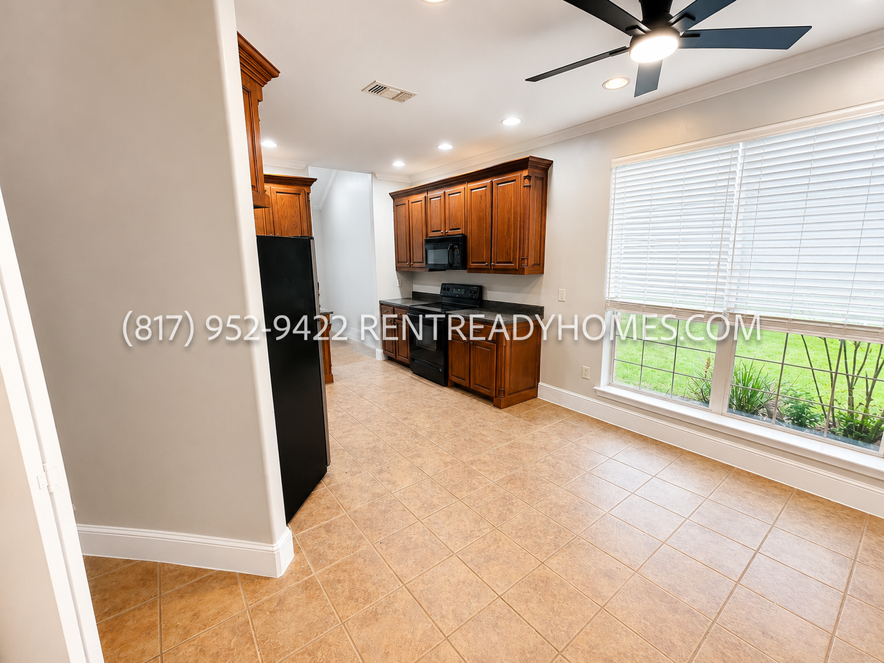 4901 Lakeside Dr - Photo 7 of 19