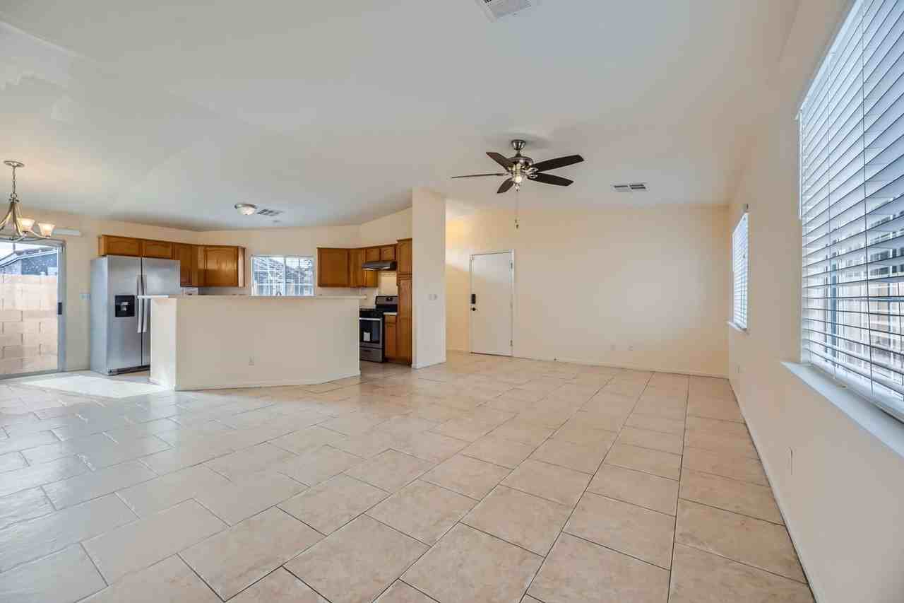 5173 Panguitch Dr - Photo 3 of 11