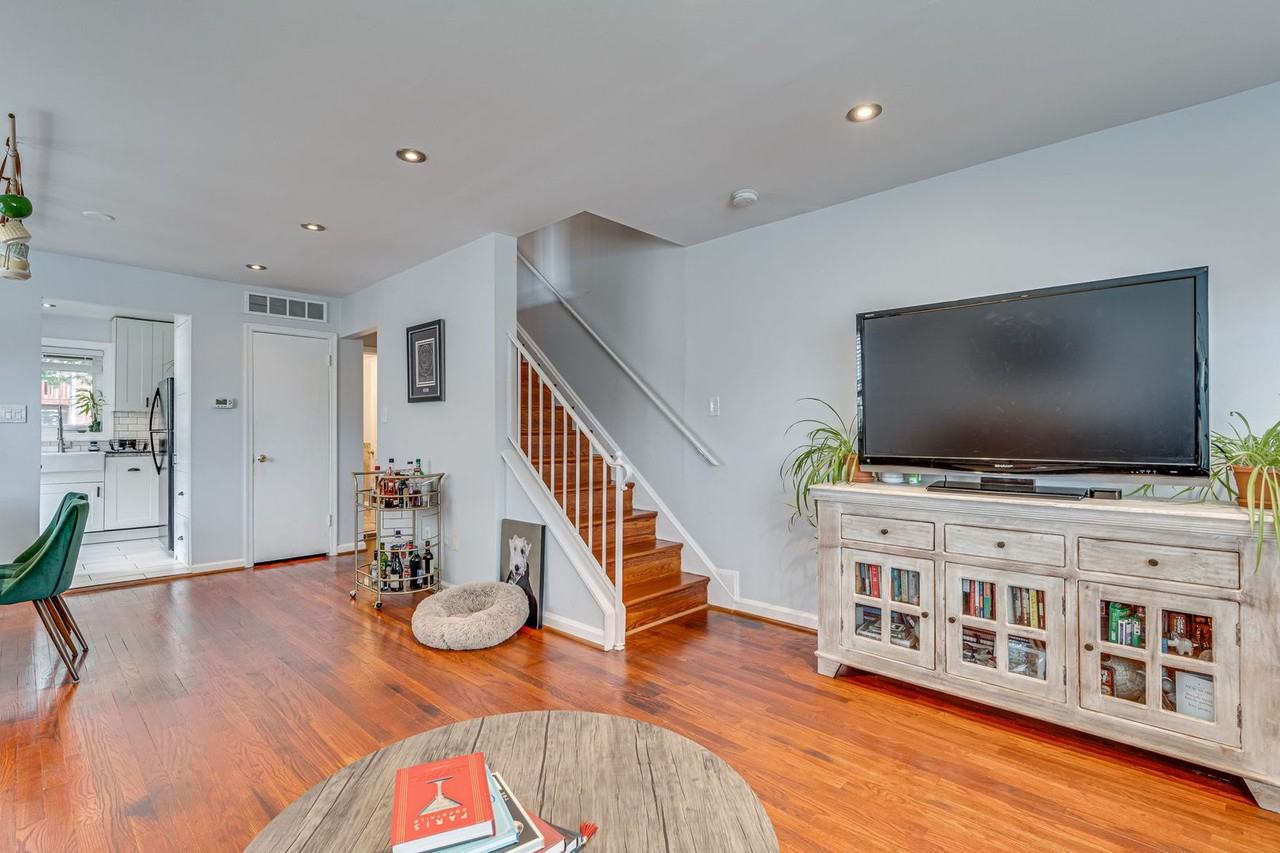 4113 Usher Ave - Photo 3 of 33