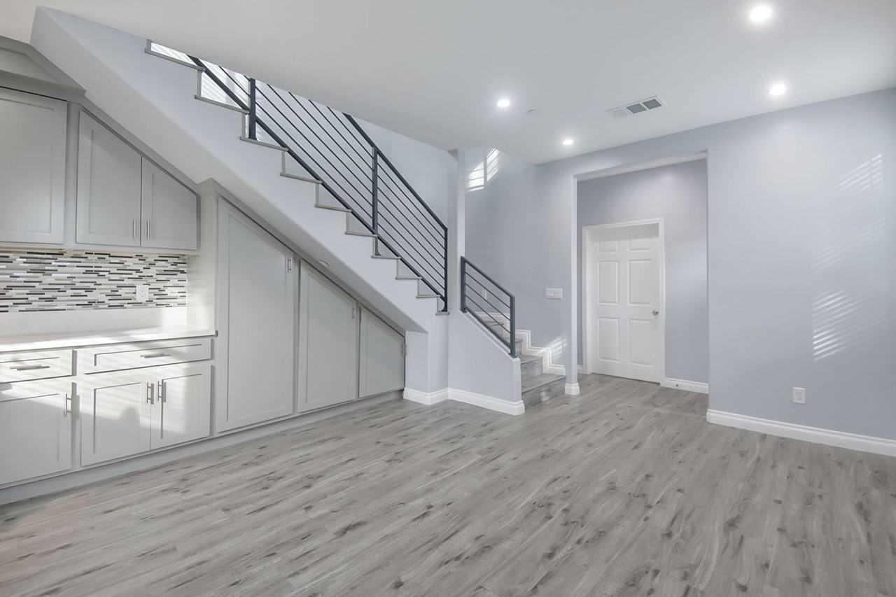 513 S Oak St - Photo 4 of 27