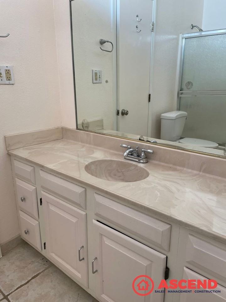 230 Francis St - Photo 5 of 7