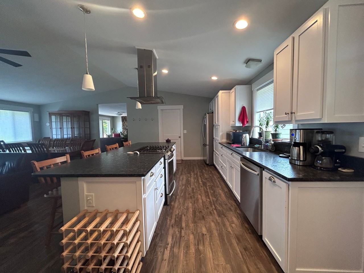 216 Bayside Pl - Photo 4 of 50