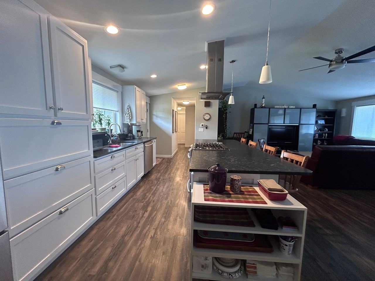 216 Bayside Pl - Photo 5 of 50