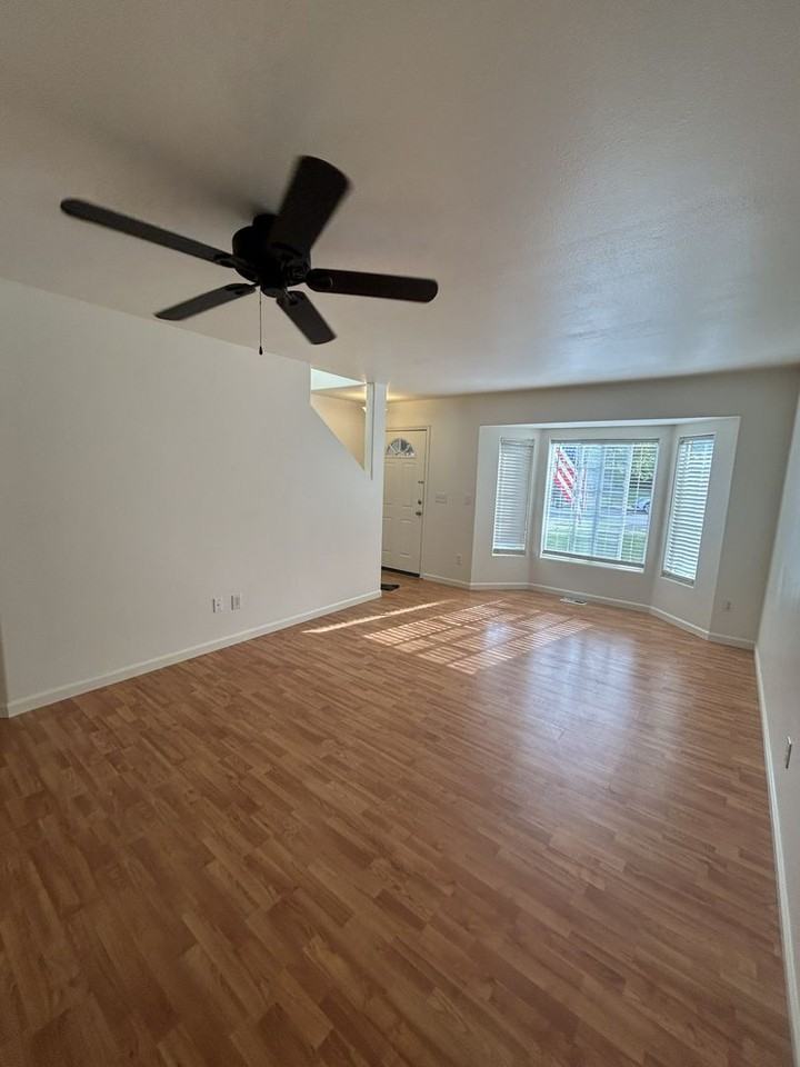 19406 Vista Dr - Photo 3 of 17