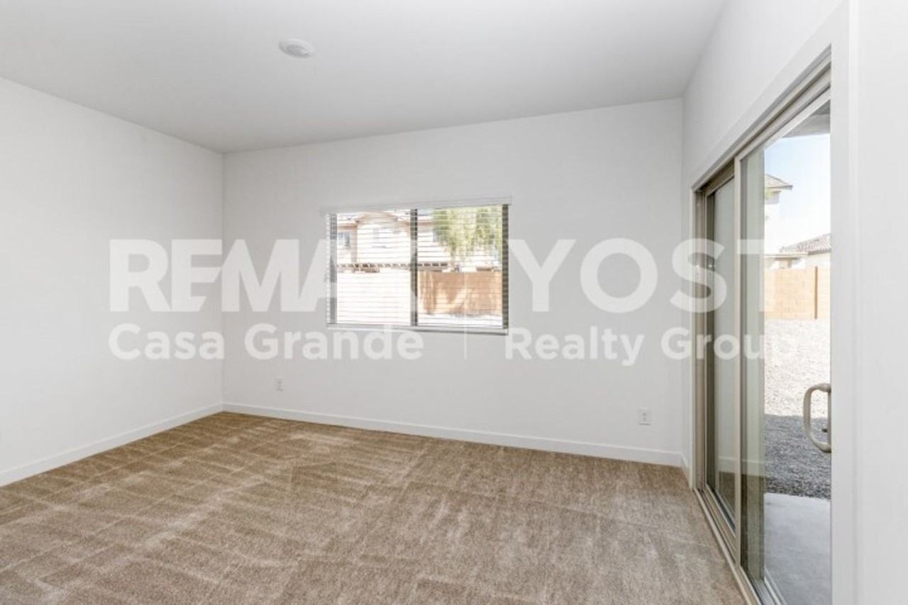 980 E Wiley Way - Photo 2 of 17