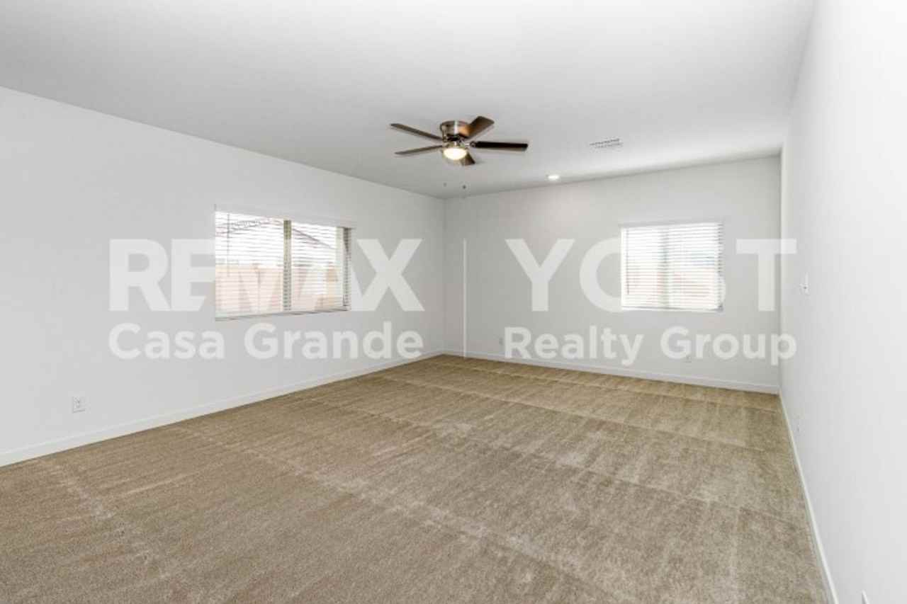 980 E Wiley Way - Photo 6 of 17