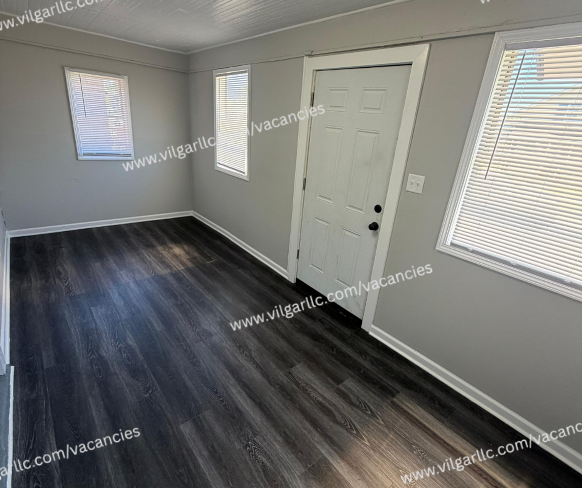 825 Merrill St - Photo 4 of 21
