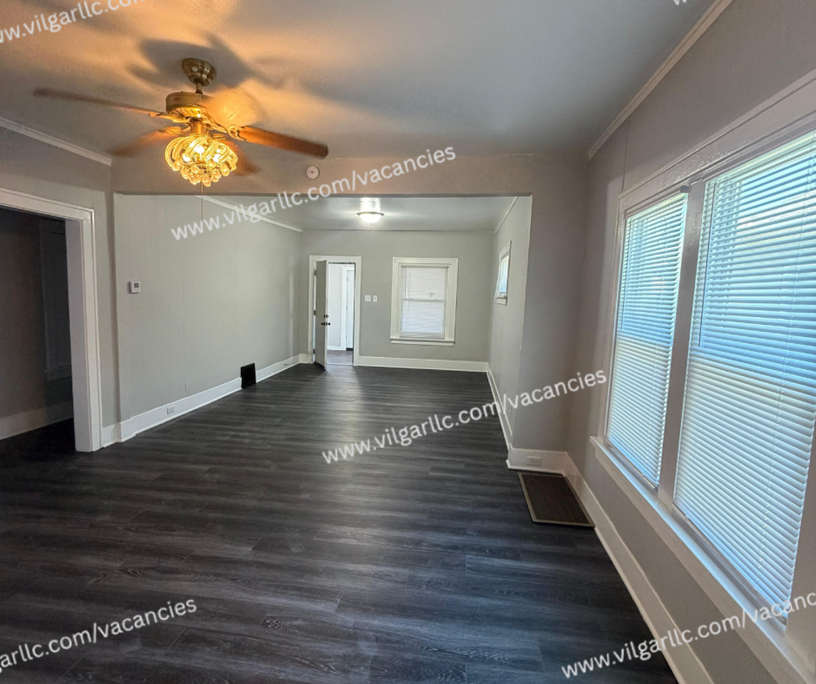 825 Merrill St - Photo 5 of 21