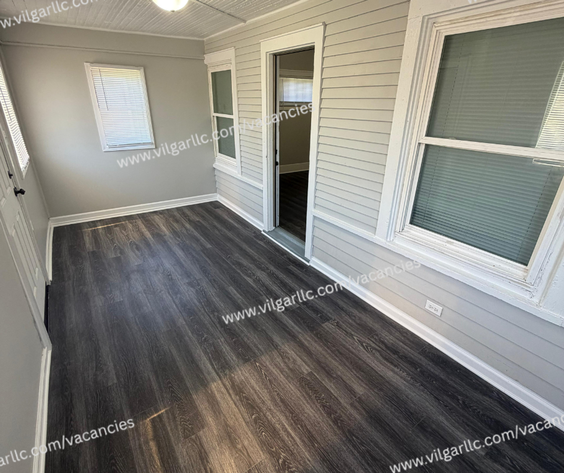 825 Merrill St - Photo 6 of 21