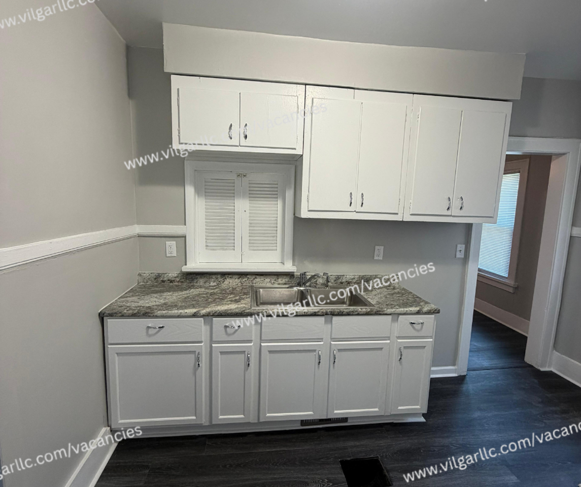 825 Merrill St - Photo 7 of 21