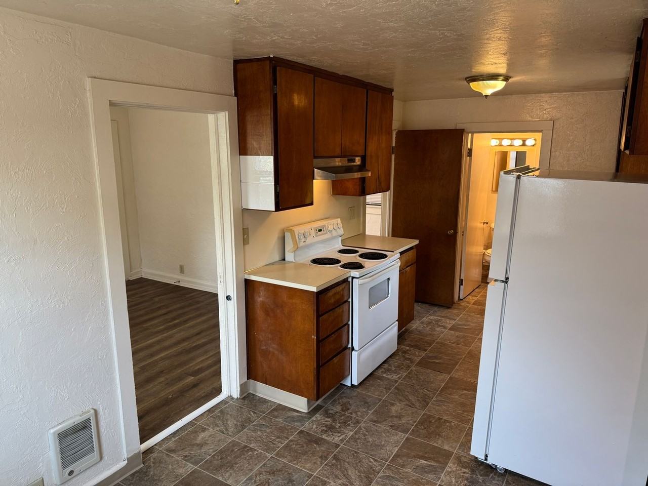 2691 Edison St - Photo 6 of 22