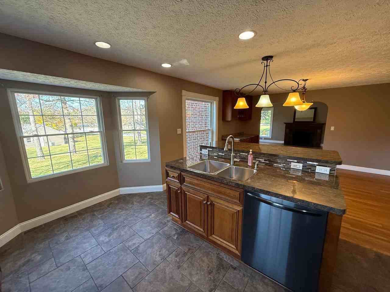 30871 Lorain Rd - Photo 4 of 29
