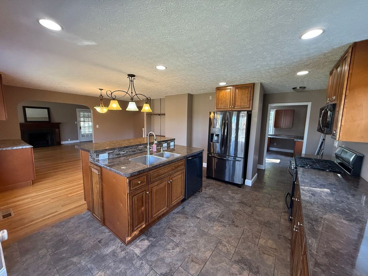 30871 Lorain Rd - Photo 5 of 29