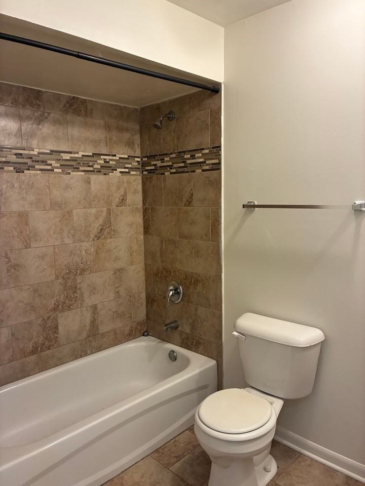 4341 189th St - Photo 6 of 18