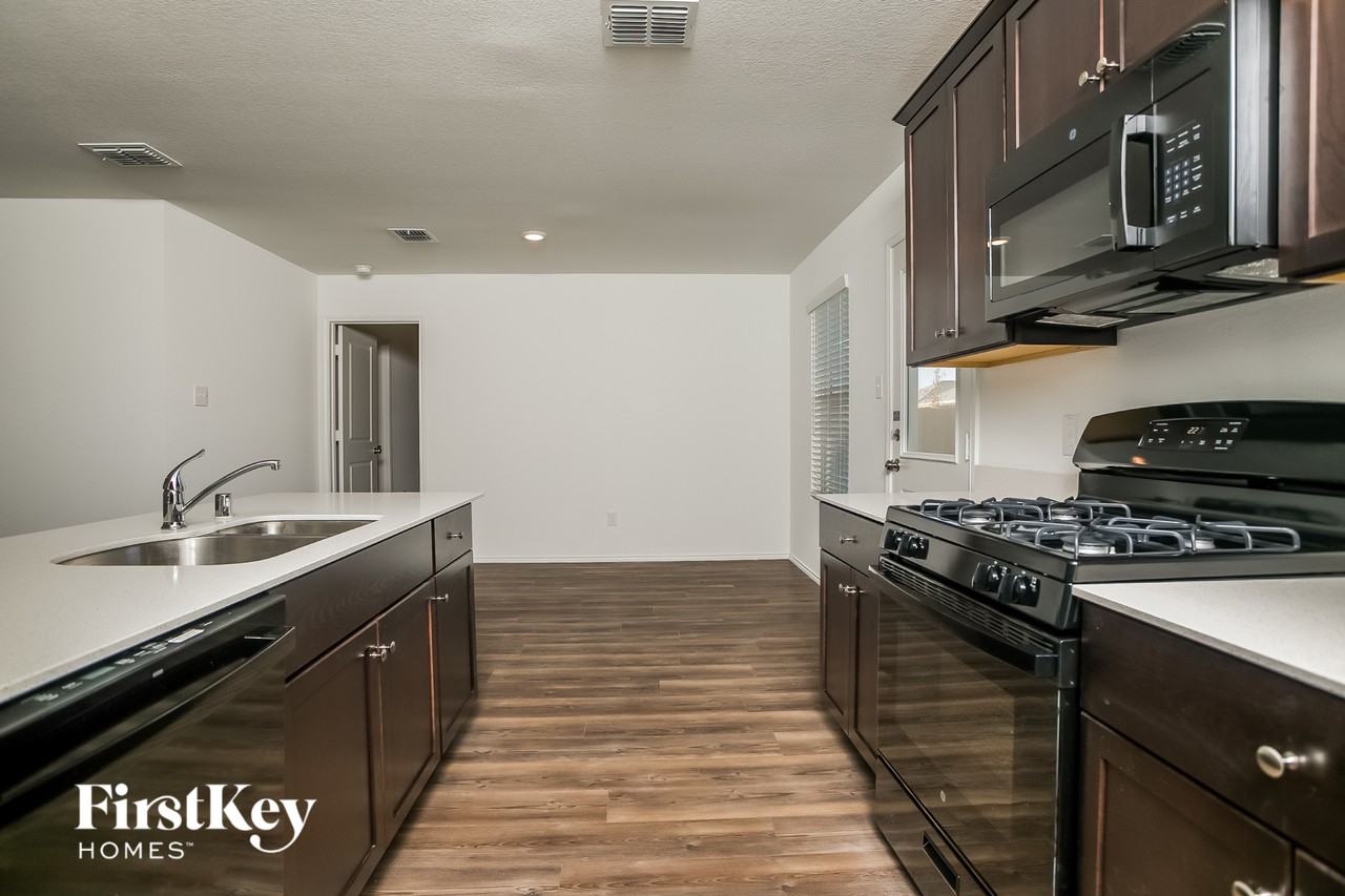 1614 River Crossing Dr - Photo 7 of 13