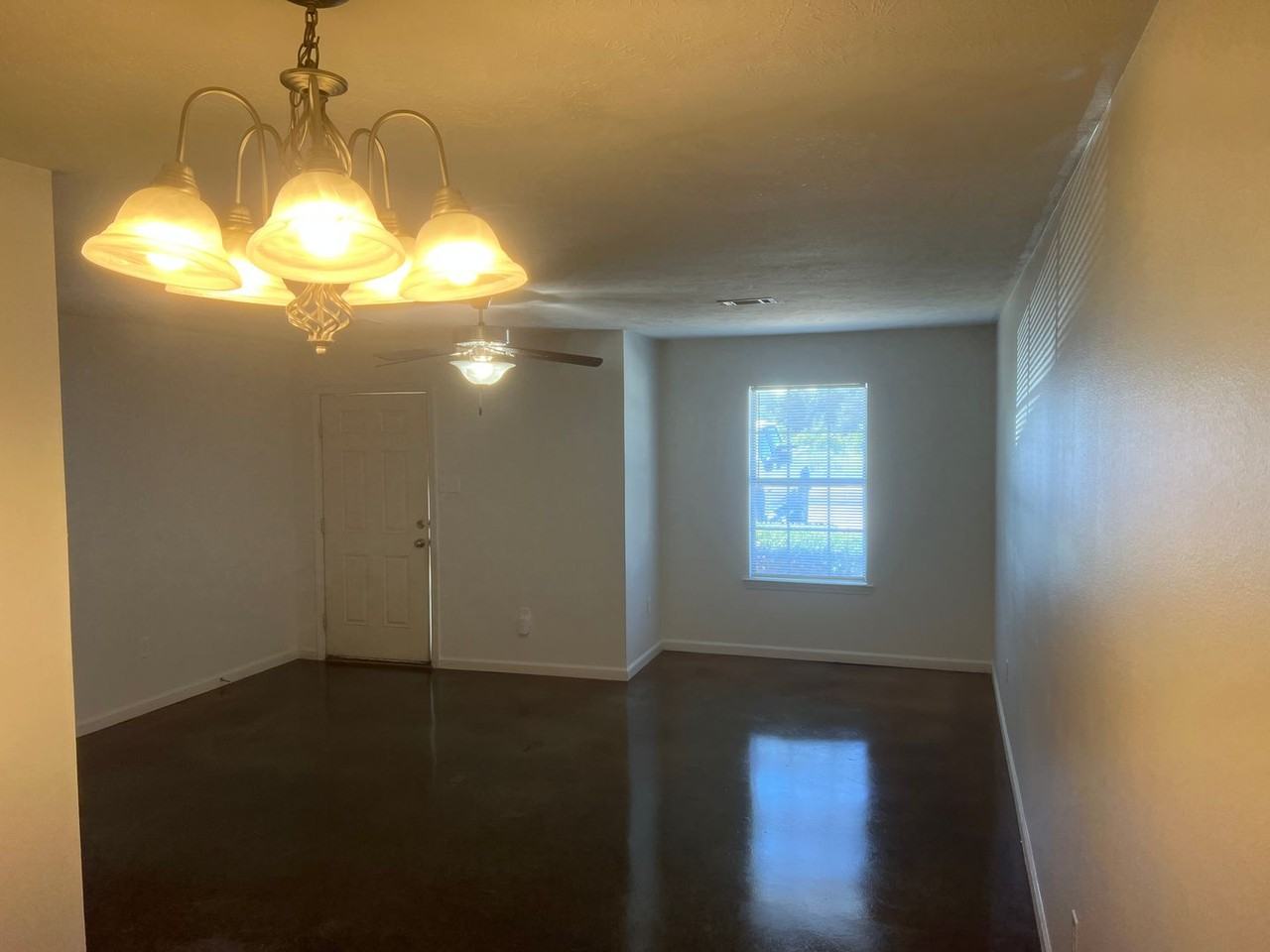 411 Middle Rd #413 - Photo 2 of 13