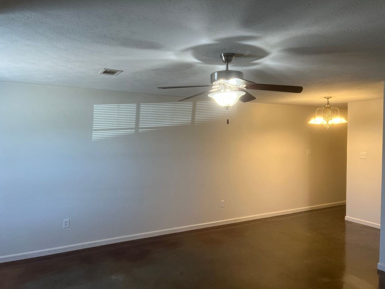 411 Middle Rd #413 - Photo 3 of 13
