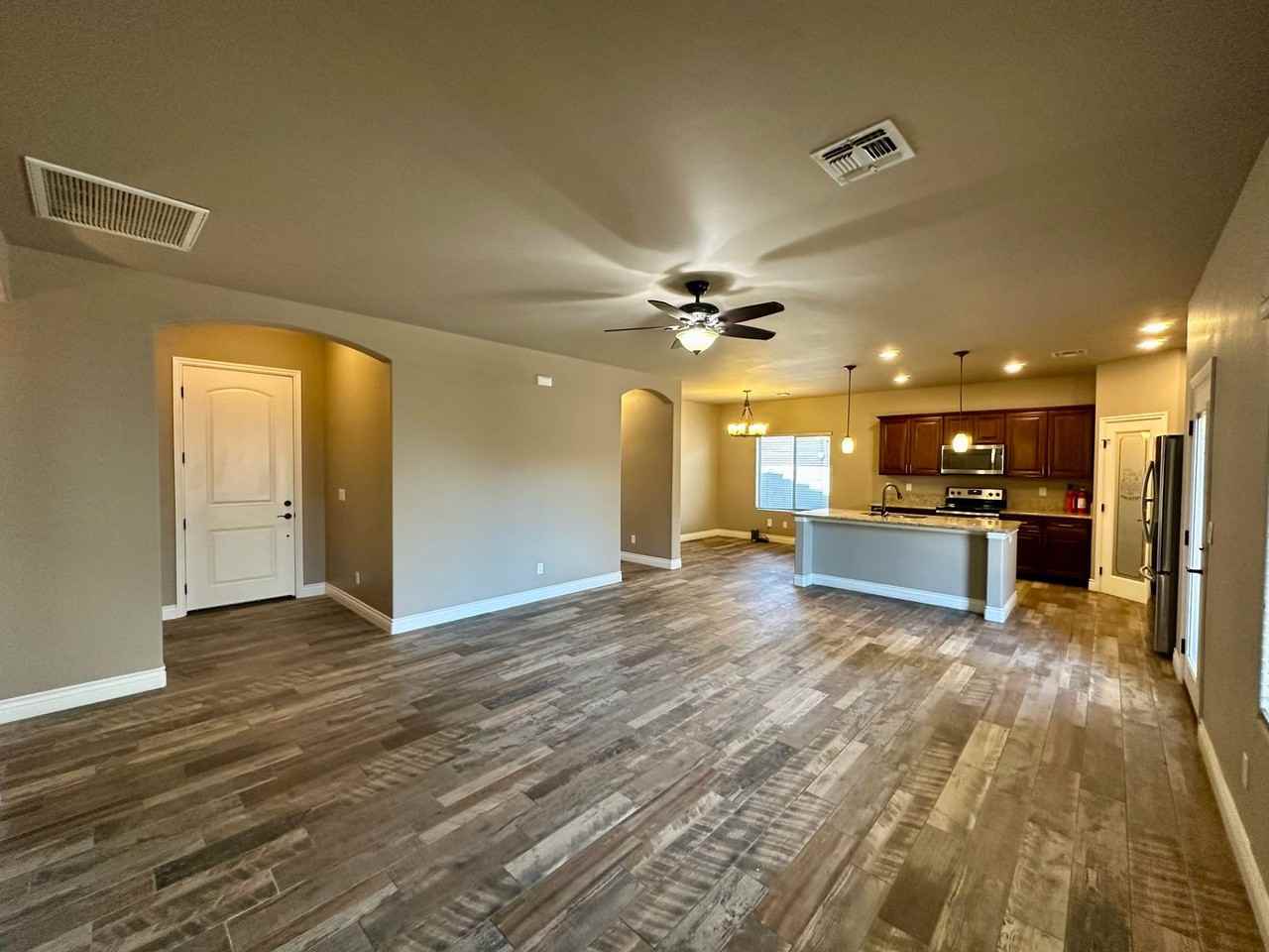 3838 Meadowbrook Ln - Photo 3 of 26