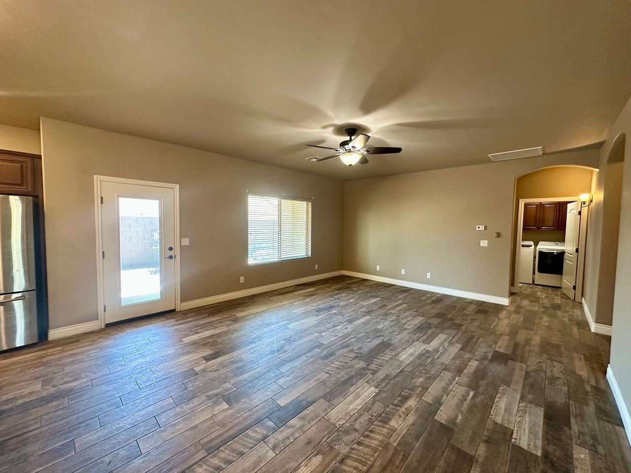 3838 Meadowbrook Ln - Photo 5 of 26